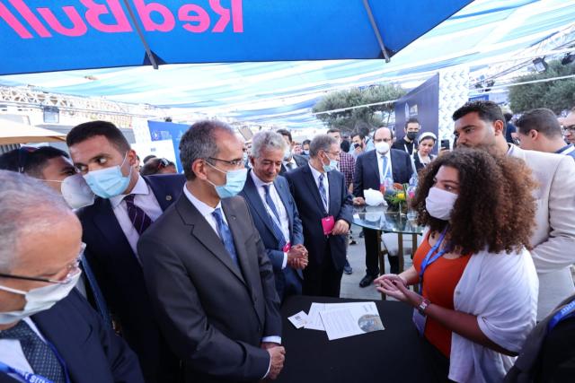 وزير الاتصالات