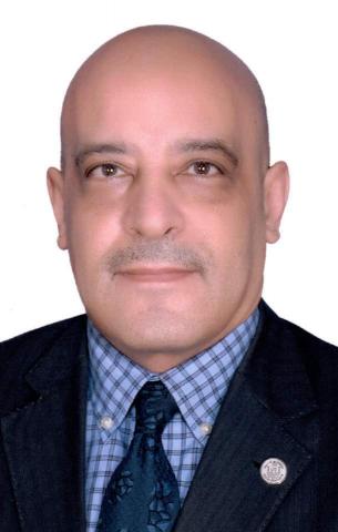 الدكتور ايمن محمود 
