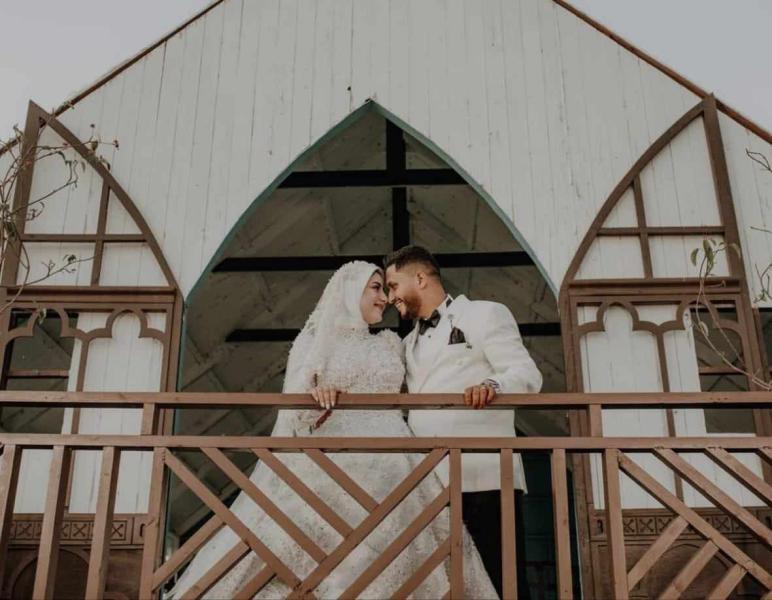 أجمل التهاني من الإعلامية أمل عباس الصحفية بالمصري اليوم للمهندس فؤاد طارق الزيات بمناسبة عقد قرانه علي الأستاذة نفين محمد متمنية لهم دوام الفرح والسرور