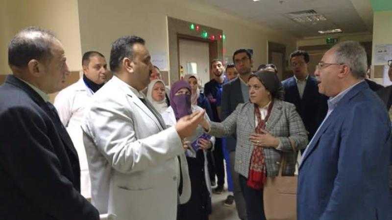 مستشار وزير الصحة ورئيس أمانة المراكز الطبية المتخصصة فى زيارة لمستشفى 15 مايو النمو جى