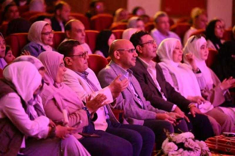 بمسرح كامل العدد..  عروض الموسيقى العربية والفنون الشعبية تضيء ثاني حفلات عيد الفطر بالسامر