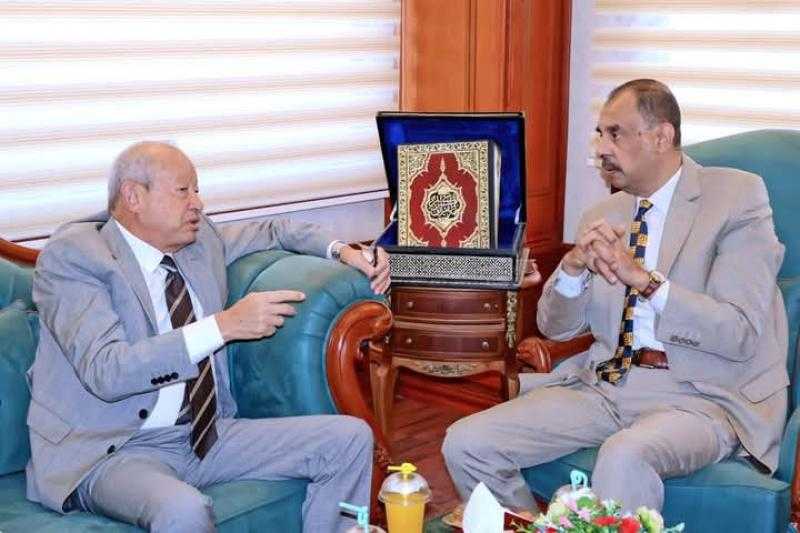 محافظ سوهاج يستقبل المهندس نجيب ساويرس لمناقشة مشروع ” دار وسلامة ” وبحث فرص الاستثمار بالمحافظة
