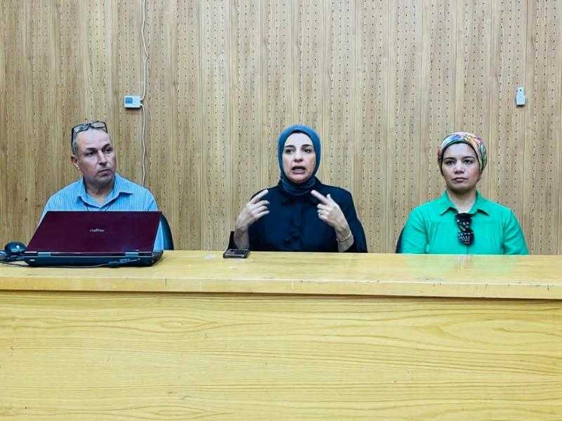 في ملتقى القاهرة الكبرى..  ندوة حول دعم الفنانين والحرفيين الشباب والنهوض بالصناعات التراثية  ضمن فعاليات ملتقى إقليم القاهرة الكبرى الأول للفنون والحرف اليدوية،