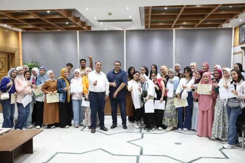 الاحتفال بنهاية التدريب الميداني  الفعلي لطلاب كلية اللغات والترجمة  بجامعة 6 أكتوبر