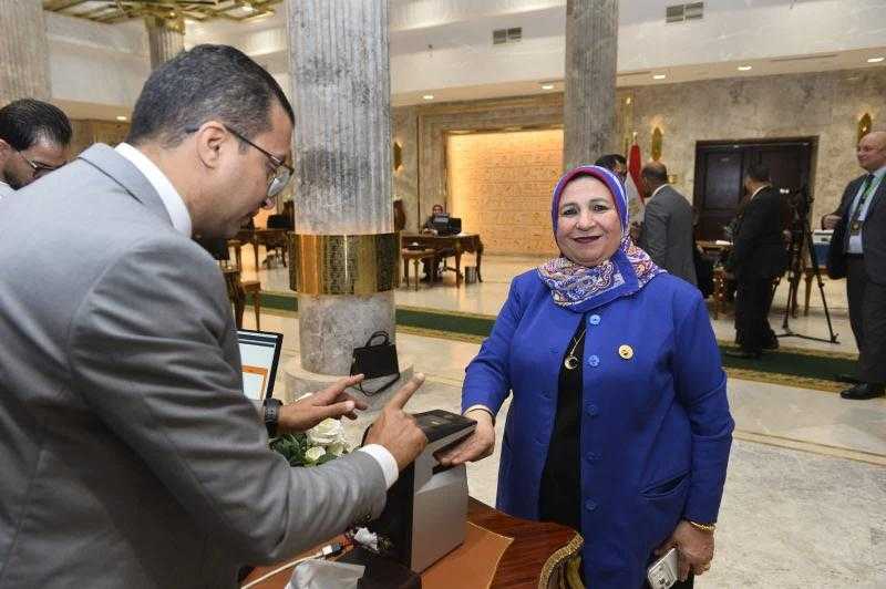 النائبة صباح صابر النائبة عن حزب حماة الوطن بسوهاج رسميا تتسلم كارنيه العضوية لمجلس النواب