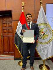 وزير العدل يكرم المستشار محمد حسين عبدالله كأحد أعضاء النيابة العامة المتميزين