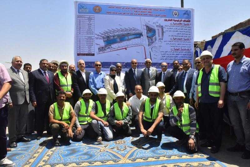 ضمن احتفالات المحافظة بعيدها القومي الـ 227 محافظ أسيوط يضع حجر الأساس لتطوير مجمع مواقف نزلة عبد اللاه بحي شرق والمنطقة المحيطة بتكلفة 235 مليون جنيه