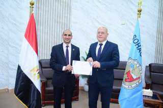 النعماني يكرّم عمداء الكليات لجهودهم خلال العام الدراسي، ونخبة من أعضاء هيئة التدريس لتميزهم في النشر الدولي بجامعة سوهاج الأهلية
