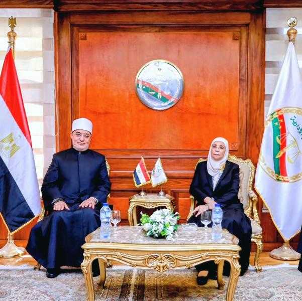 رئيسة هيئة النيابة الإدارية، تستقبل فضيلة مفتي الجمهورية؛ في زيارة كريمة